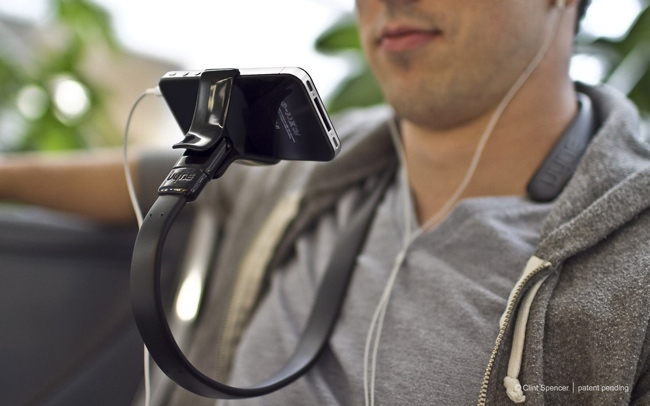 Vyne – A Hands-Free iPhone Stand Shaped Like A Belt