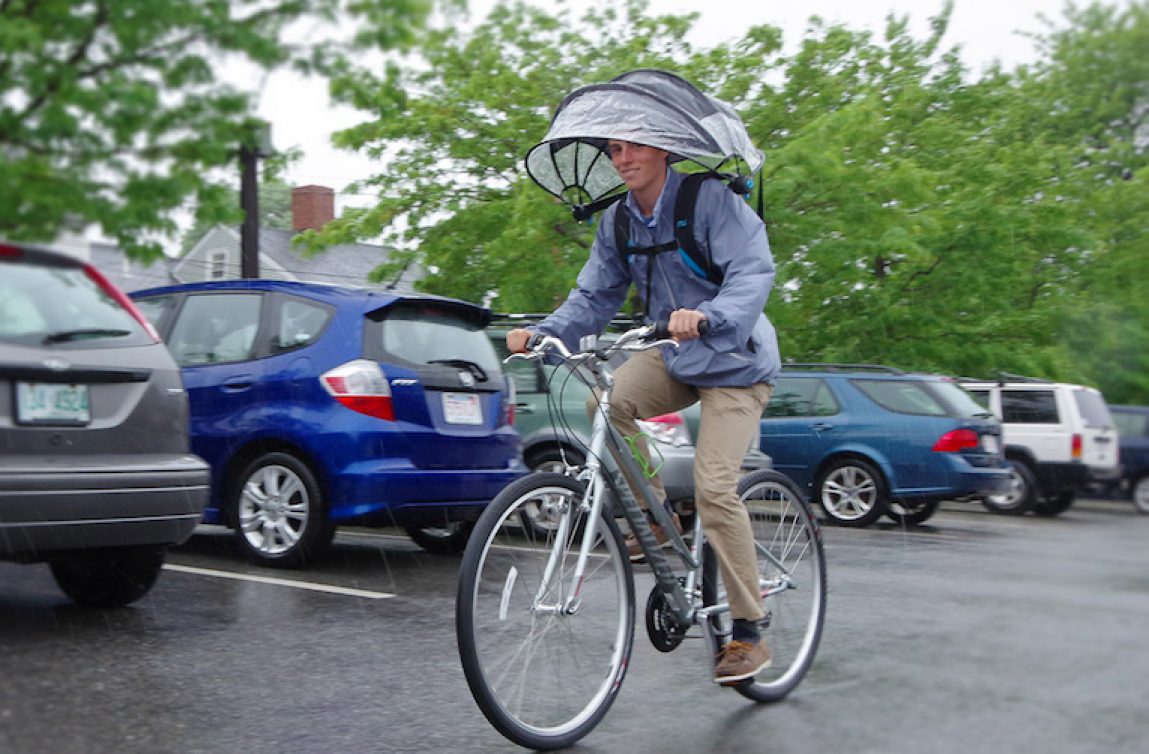 Защита от дождя. Зонт для фотографов Nubrella. Зонт для велосипедиста. Зонт для головы на велосипеде. Зонт без рук.