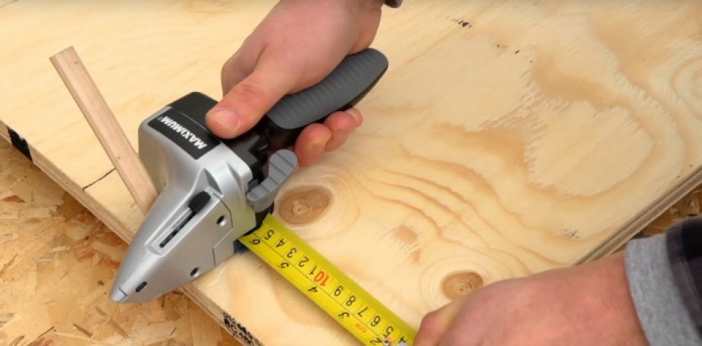 Measure and Cut all at Once with This 3in1 Contracting Tool