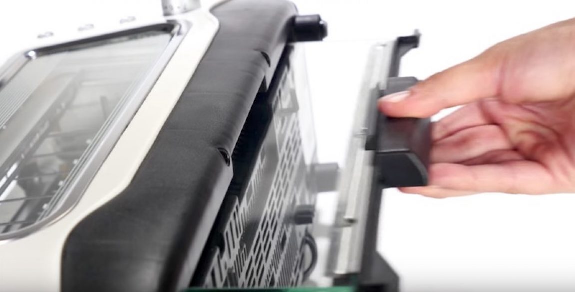 The Dash Clear View Toaster Has A See Through Window So You Don't Burn