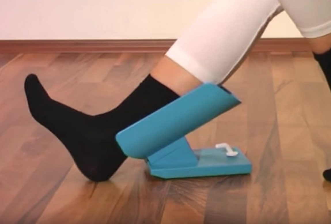 The Sock Aid Is the OneHand Solution to Putting on Your Socks ProblemFree!