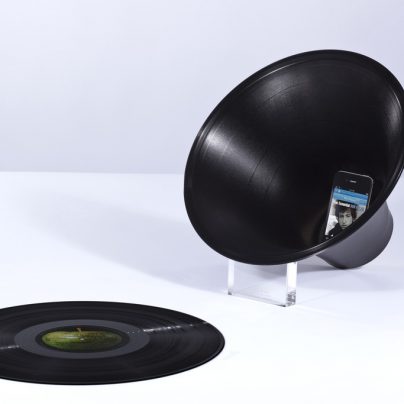 Change the Record – Retro Smartphone Loudspeaker