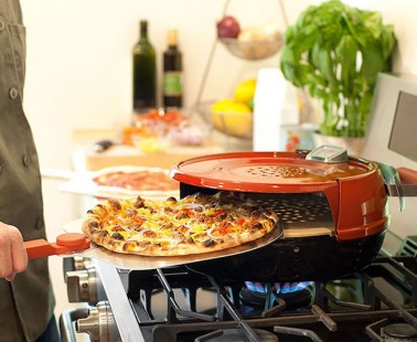 Cook a Whole Pizza in 6 Minutes with this Compact Pizza Stove