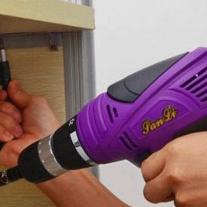 Slither Your Screwdriver to Success with This Flexible Drill Bit Extender
