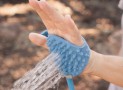 Wash Your Pet With The Palm Of Your Hand Using Aquapaw