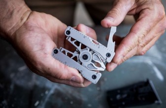 This Belt Buckle Turns Into a Great Multi-Tool With 12 Tools