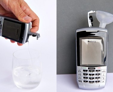 Bev-Burry – The Most Realistic Looking Cell Phone Flask