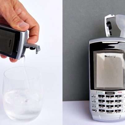 Bev-Burry – The Most Realistic Looking Cell Phone Flask