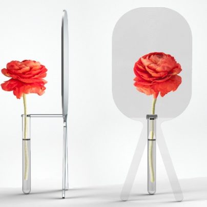 The Big Bloom Magnifying Vase