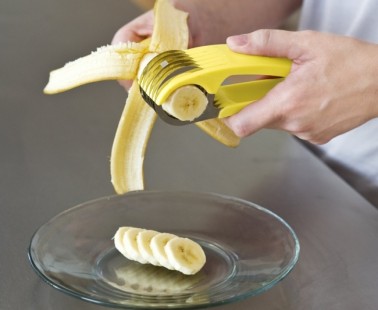 Boon Nanner: Hand-Held Banana Slicer