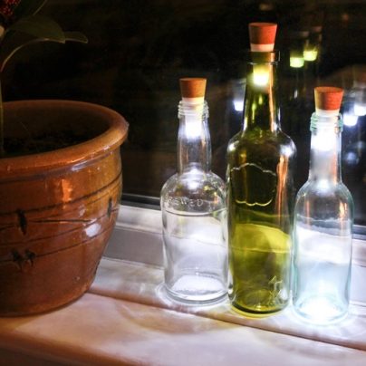 Turn An Empty Bottle Into A Beautiful Lamp With This LED Cork