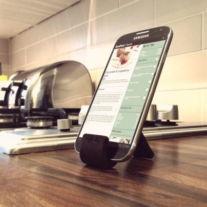 Gumstick – The Universal Smartphone Stand That Bends Into Any Position