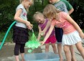 Fill And Tie 100 Water Balloons In Less Than 60 Seconds
