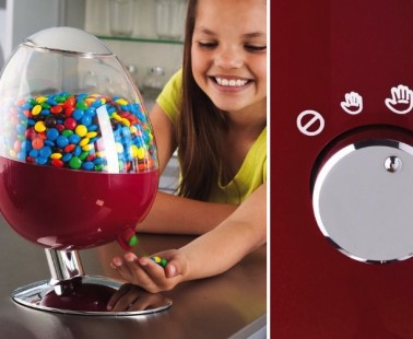 CandyMan – A Motion Activated Candy Dispenser