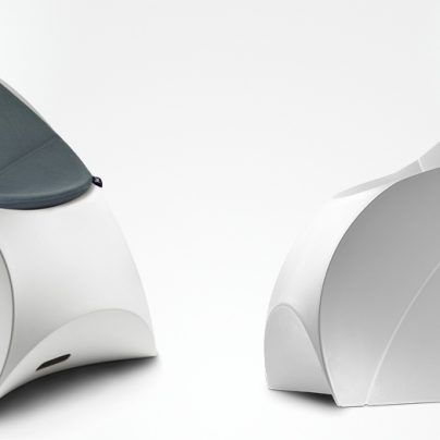 The Flux Chair – A Sleek Folding Designer Chair