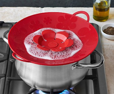 Never Have Boiling Water Spill Again With The Kuhn Rikon – Spill Stopper