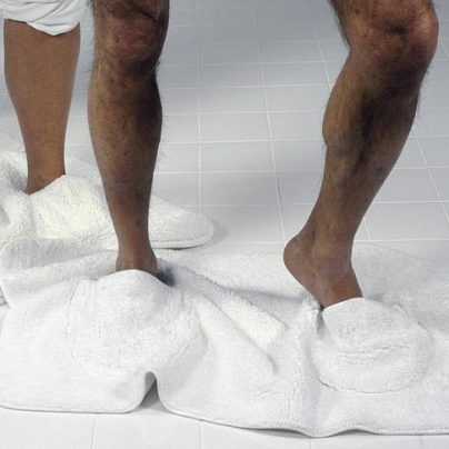 Mat Walk – A Bathroom Mat With Integrated Slippers