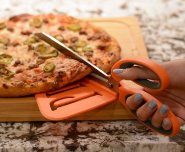 Make Pizza Serving A Breeze With The Kitchen Maestro Pizza Scissors