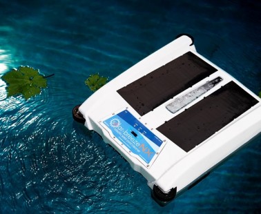 Keep Leaves and Debris Out of Your Pool with Solar Breeze NX