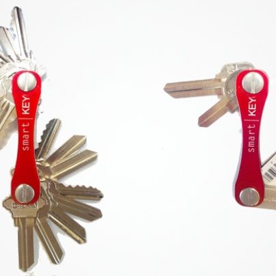 SmartKey™ – The Minimalist Keyring That Can Hold Up To 100 Keys