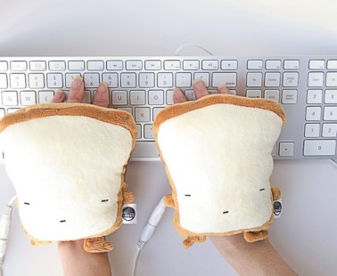 Warm Up Your Hands With Toast Handwarmers