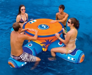 WOW Aqua Table – A 4-Person Floating Picnic Table With Built-In Cooler